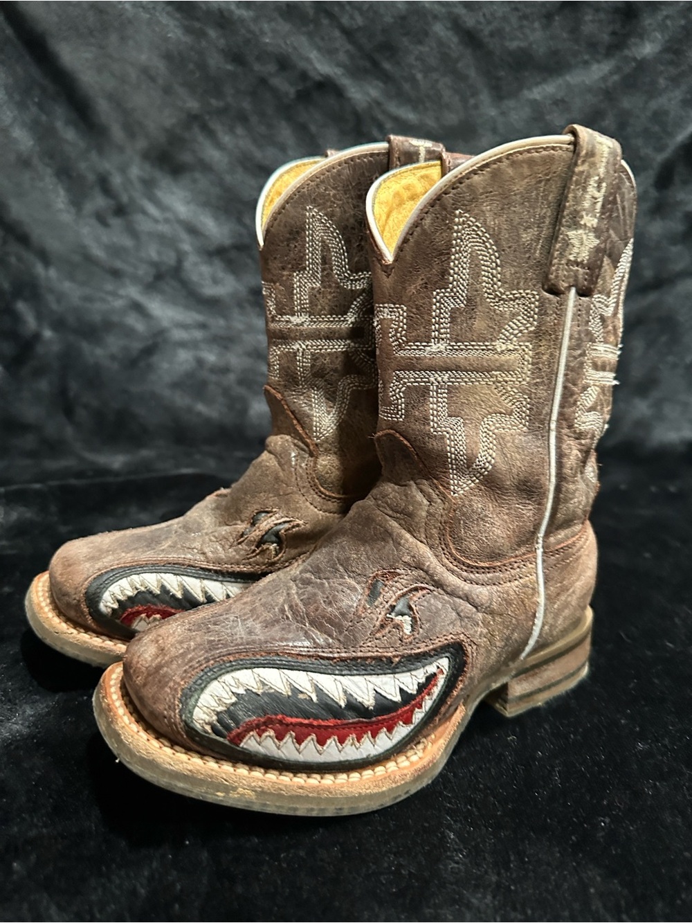 Tin Haul Sharky man eater kid size 11 boots
